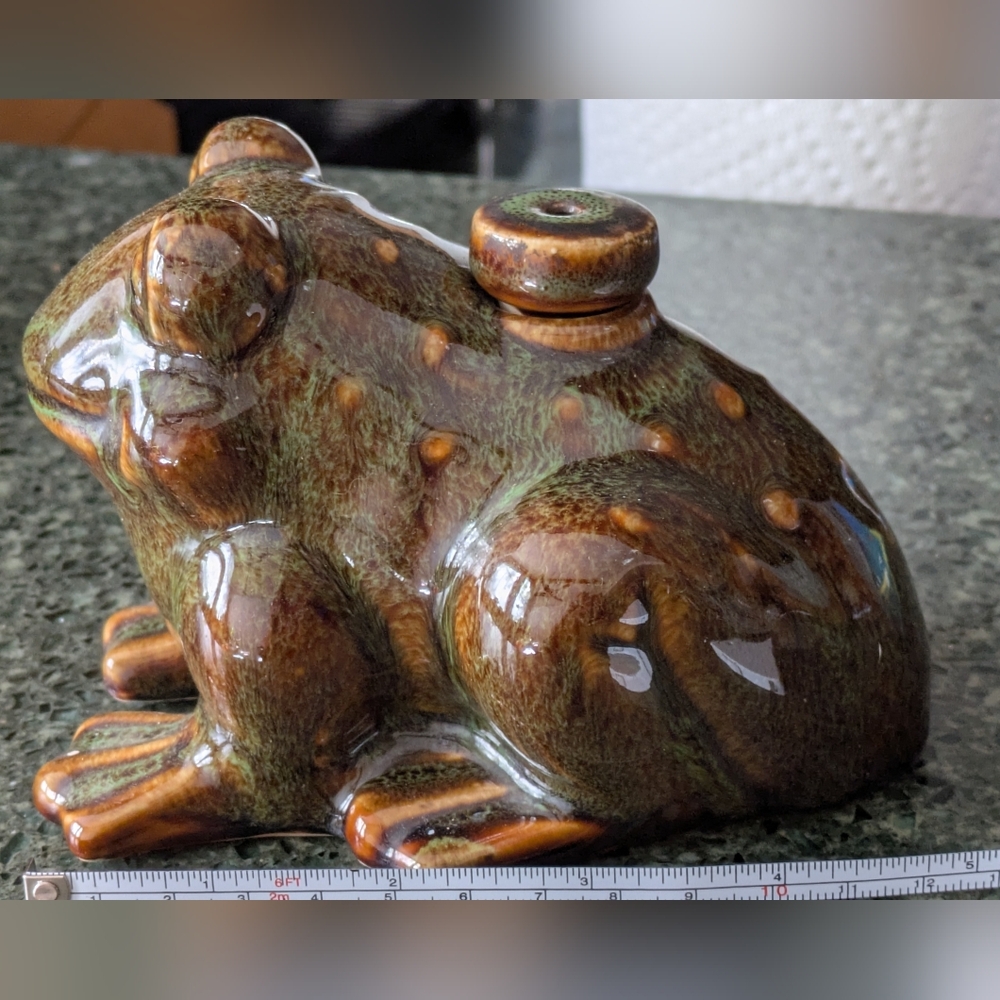 Hermitage Pottery Frog Shape Oil Burner - Picture 4 of 7